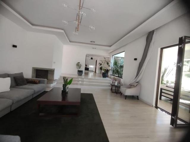 Spectacular 5 bedroom house for Sale