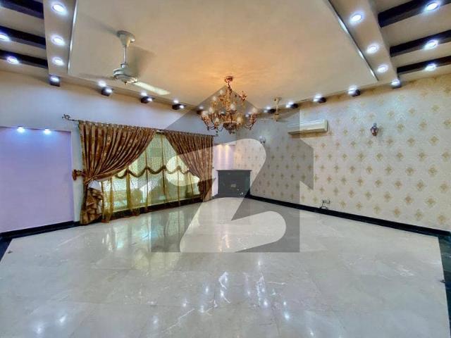 Spectacular 1 Kanal Luxury Bungalow For Rent In DHA Phase 3 | Elite Living At Its Finest!
