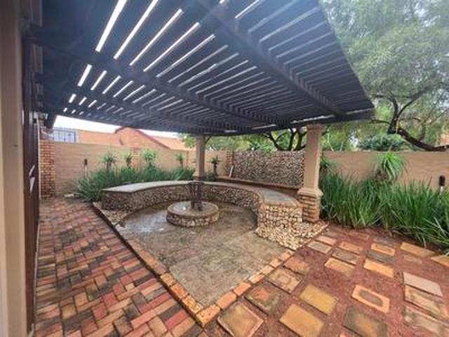 spectacular three bedroom home in te.