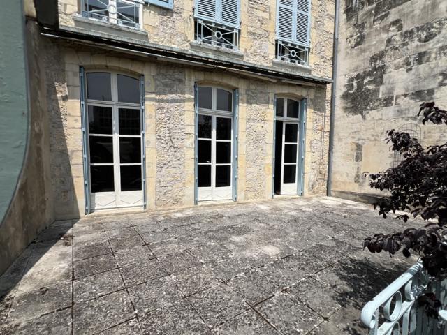 Splendeur historique au coeur de Nevers, hôtel particulier