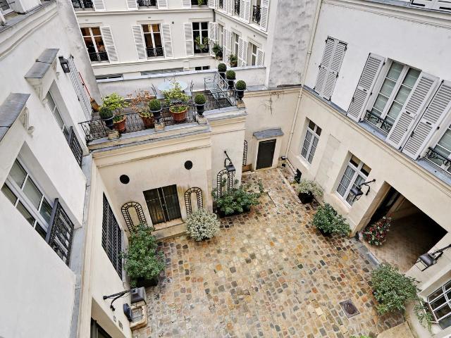 Splendid apartment 1BR/4P Louvre Rivoli, Paris Amsterdam Apartments for Rent