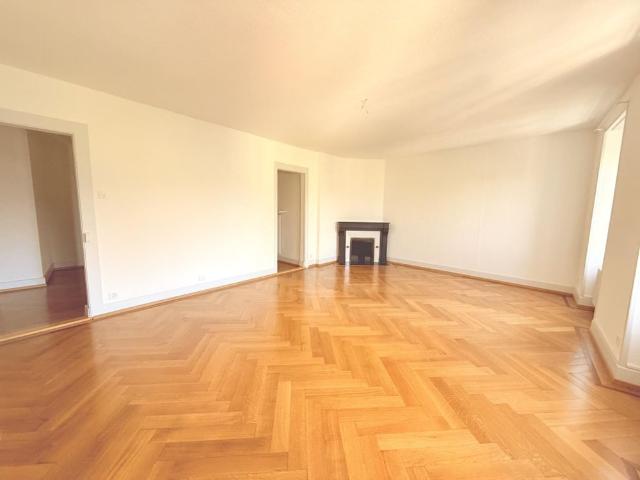 SPLENDID APARTMENT IN THE CENTRE OF LUTRY