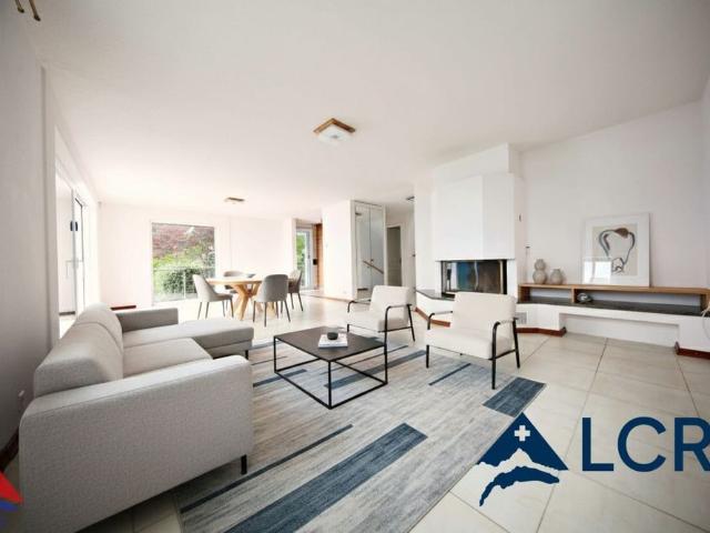 Splendid detached villa of 7.5 rooms with panoramic views of the lake Grandvaux