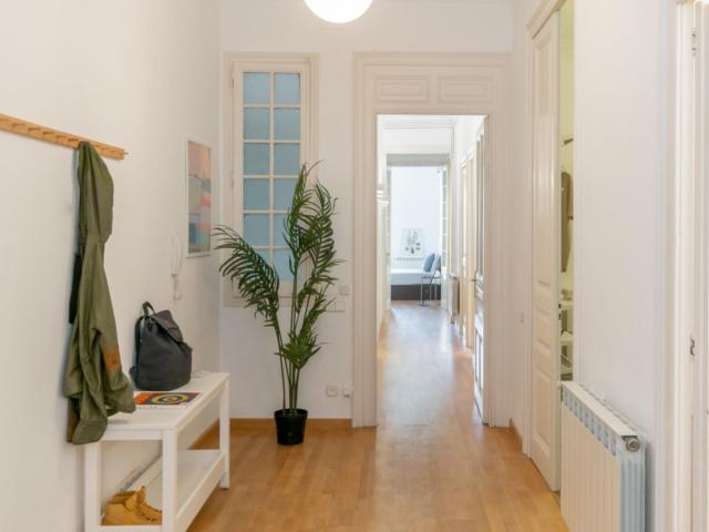 Splendid double bedroom with balcony near Diagonal metro station