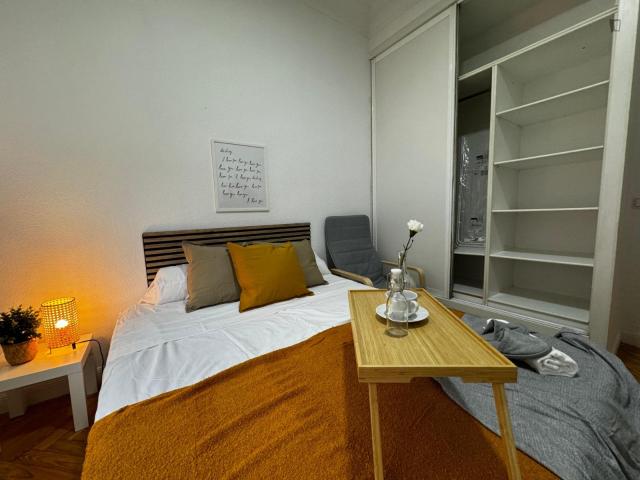 Splendid double bedroom in Castellana