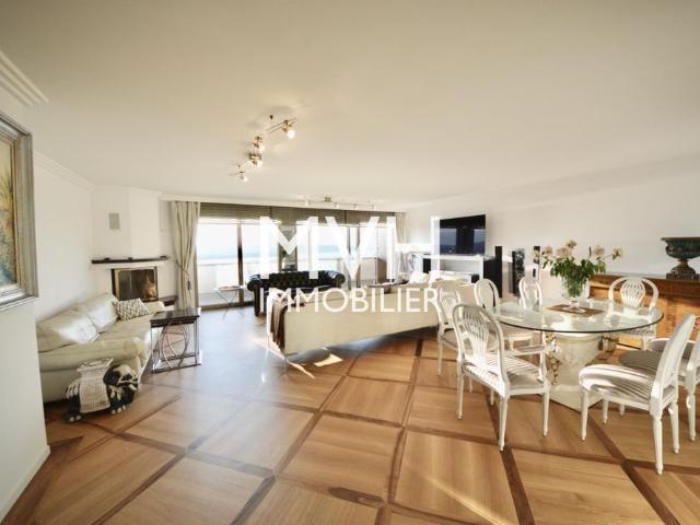 Splendid penthouse 270 m2 terraces with views Jet d'eau and Mont blanc