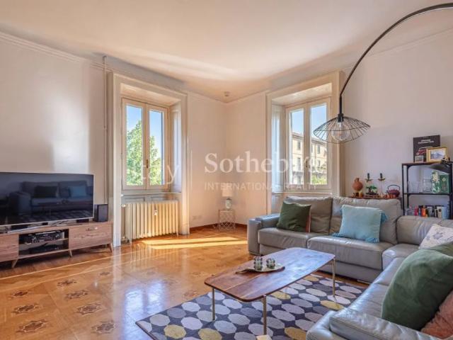 Splendid renovated apartment in a historic building