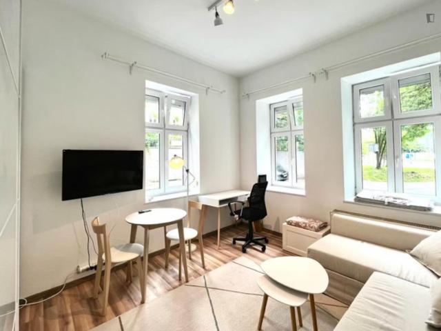 Splendid room near shopping mall Galeria Krakowska