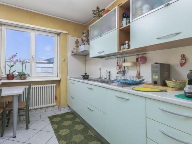 SPLENDIDO 4.5 LOCALI ULTIMO PIANO CON VISTA APERTA A STABIO