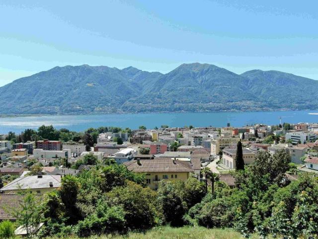 Splendido 4.5 locali da sogno con vista lago, wellness e piscina
