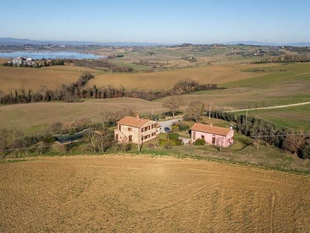 Splendido casale con depandance e piscina a Castiglione del. 262m² Castiglione del Lago