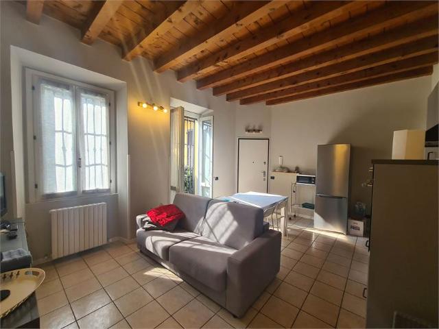 Splendido bilocale con giardino e posto auto Como