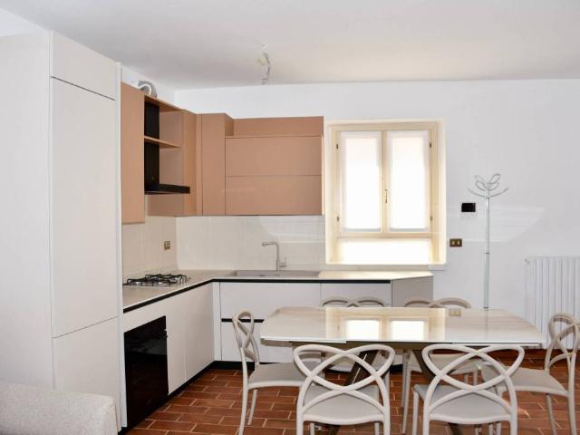SPLENDIDO BILOCALE ARREDATO A NUOVO A VALEGGIO SUL MINCIO