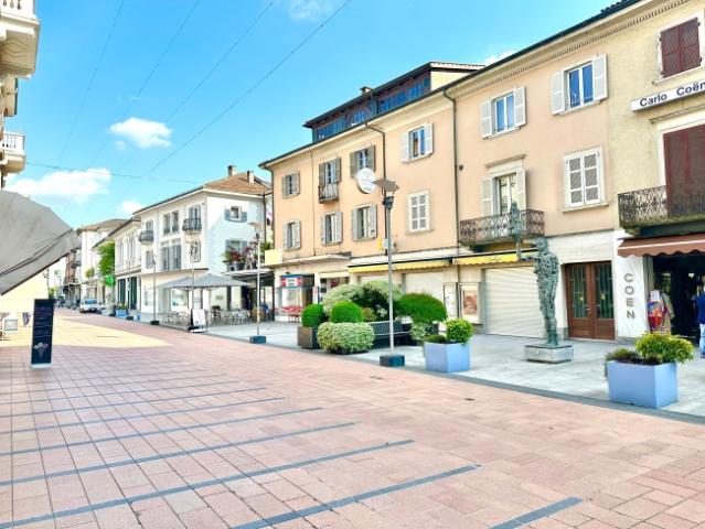 Splendido palazzo multifamiliare a reddito nel cuore di Chiasso, Canton Ticino