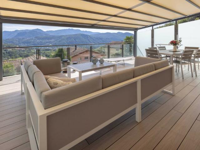 SPLENDIDA CASA 4.5 LOCALI CON BELLISSIMA VISTA LAGO A PURA