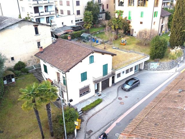 Splendida casa indipendente 7.5 locali con giardino a Cureglia