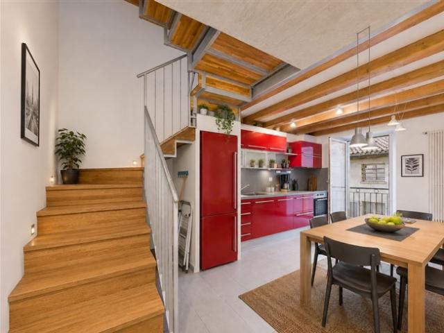 Splendida casa ristrutturata nel nucleo Melide con 4.5 locali