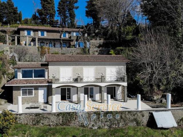Splendida villa con vista sul lago a Castel Gandolfo