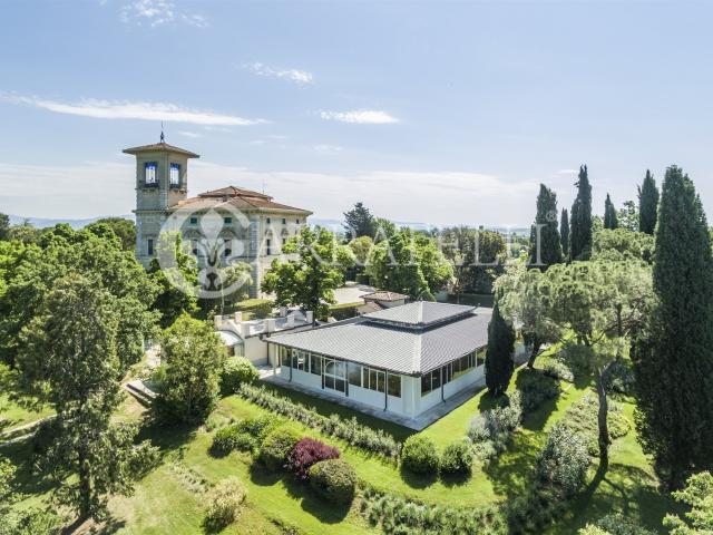 Splendida villa liberty dei primi del ‘900 con giardino all’. 1580m² Foiano della Chiana