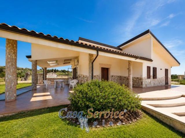 Splendida Villa Moderna Panoramica in Vendita tra Parabita e Tuglie
