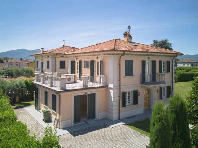 Splendida Villa Singola con ampio giardino