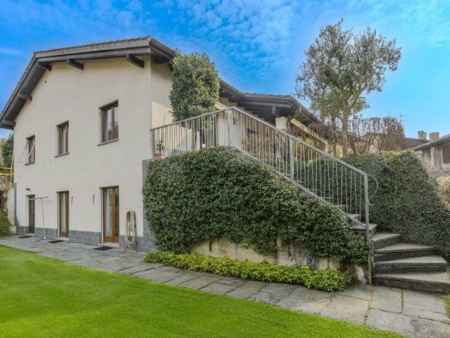 SPLENDIDA VILLA UNIFAMILIARE 5.5 CON GIARDINO A MUZZANO