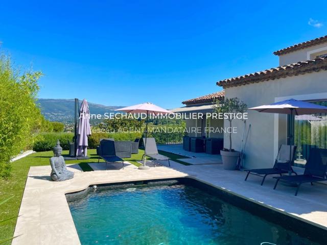 SPLENDIDE CONTEMPORAINE VILLA ENTIEREMENT RENOVEE DANS DOMAINE FERME