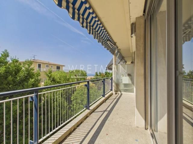 Splendide appartement 3 pièces moderne avec terrasses vue dégagée et aperçu mer Nice Cimiez