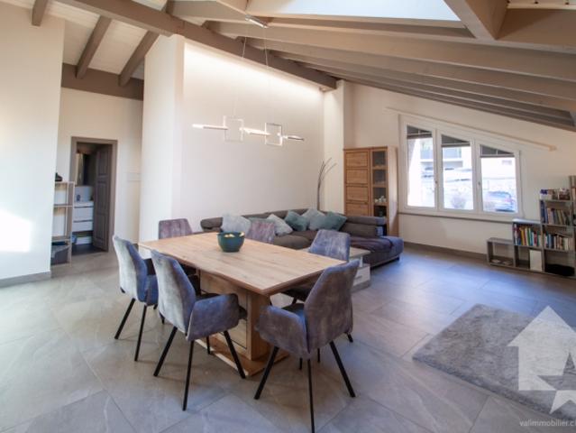 Splendide appartement de 4,5 pièces de 115 m2 au dernier étage