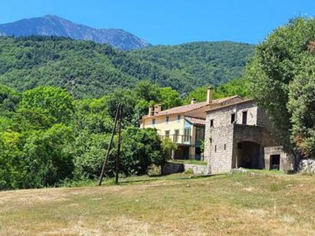 Splendide et spacieuse propriété avec dependances et piscine