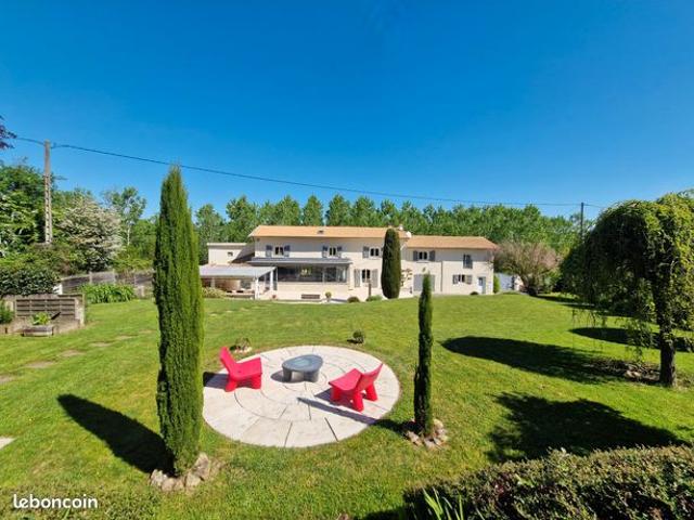 Splendide ferme rénovée 261m² hab / Terrain 2002m² / Calme