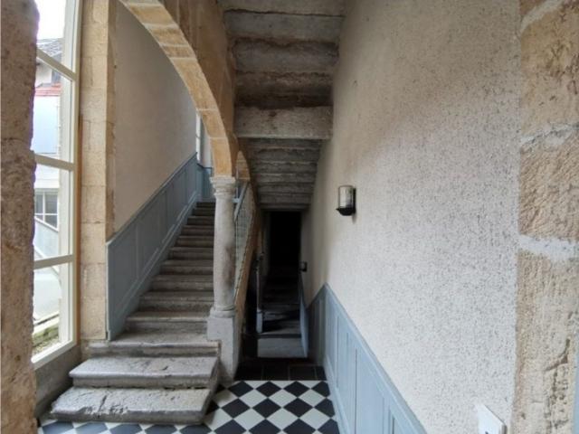 Splendide LOFT au coeur de la ville de Pontarlier avec terrasse