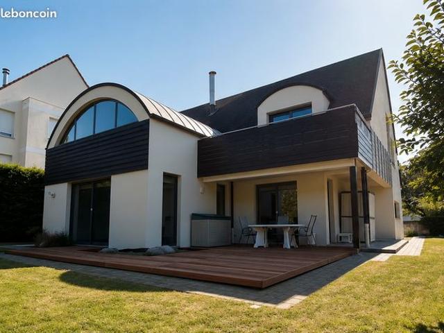 Splendide maison contemporaine d'architecte avec jardin et double garage