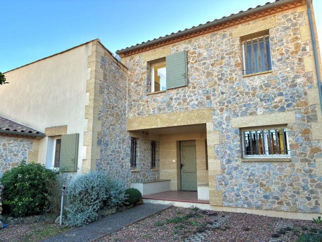 Splendide mas en pierre, piscine, vues sur les Corbières et. 142m² Durban Corbières