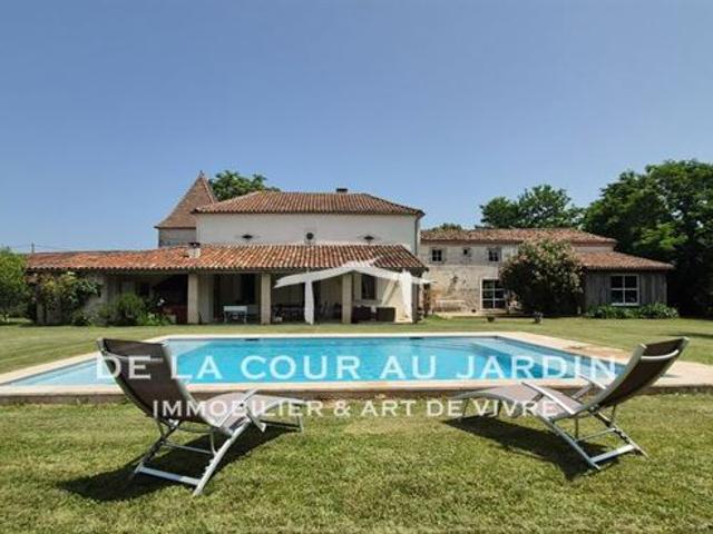 Splendide demeure d’architecte au charme saisissant !