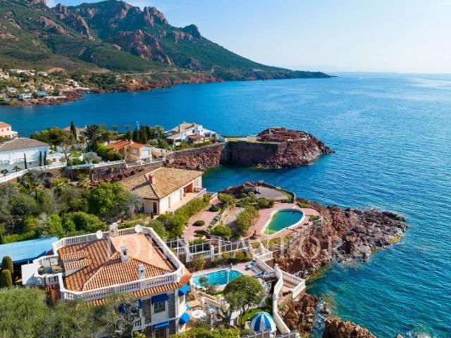 Splendide propriété pieds dans l'eau