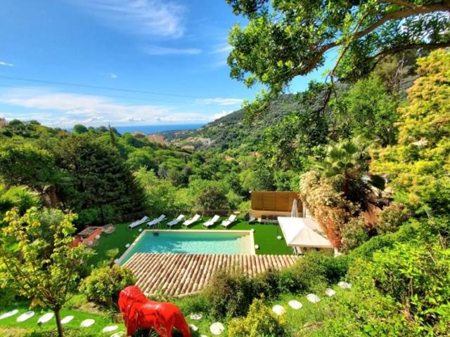 SPLENDIDE VILLA 300M² TERRAIN DE 1900M²