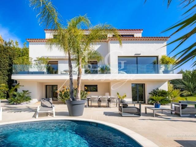 SPLENDIDE VILLA CONTEMPORAINE