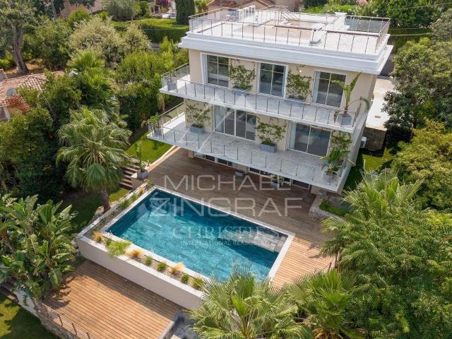 Splendide Villa Contemporaine Rénovée De 320 M² Située Dans. 320m² Antibes