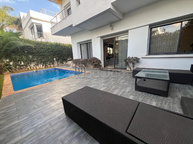 Splendide villa à vendre à Ain Diab. 3 pièces. Piscine et service de Conciergerie