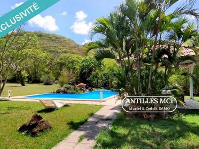 Splendide Villa au Diamant avec superbe Piscine et Terrain de 4491 m²