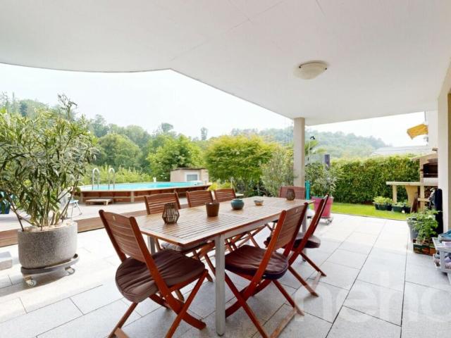 Splendide Villa avec piscine à Orbe