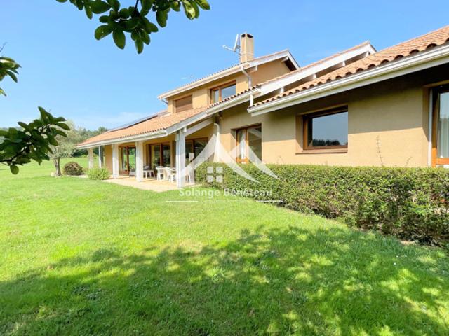 Splendide villa d'architecte de 264m2 proche du centre de Ca