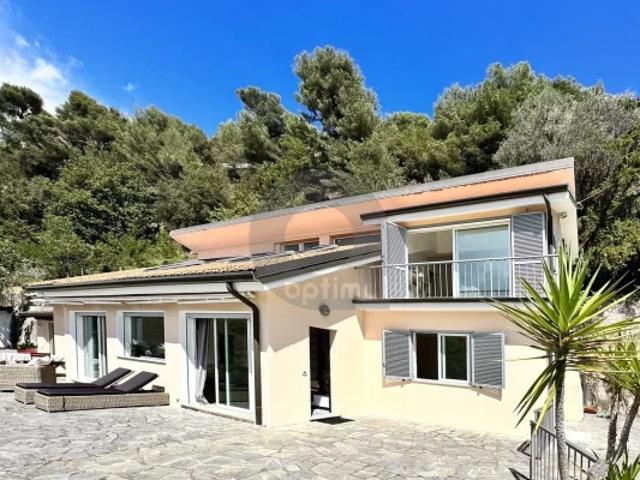 SPLENDIDE VILLA MORTOLA SUPERIEURE ITALIE