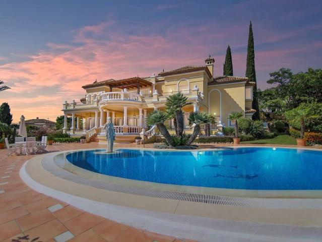 Splendide villa située quartier résidentiel d'El Paraiso Alto