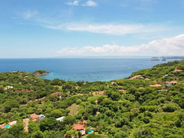 Splendide villa surplombant la baie