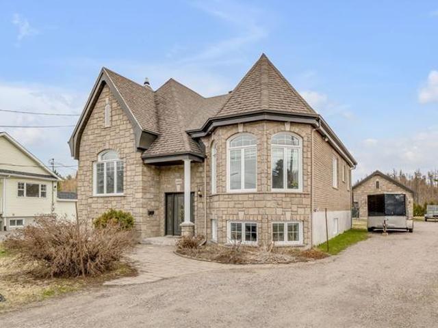 Split level for sale Quebec North Shore #QP044 MLS: 27686370