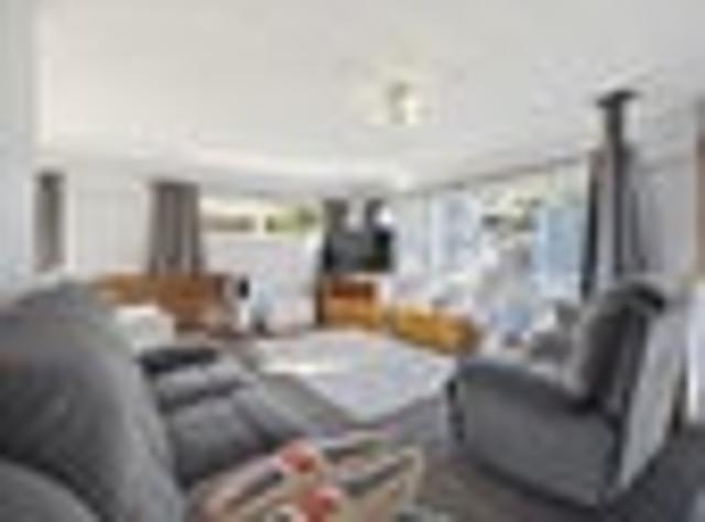 Versatile Living with a Bonus Sleepout
