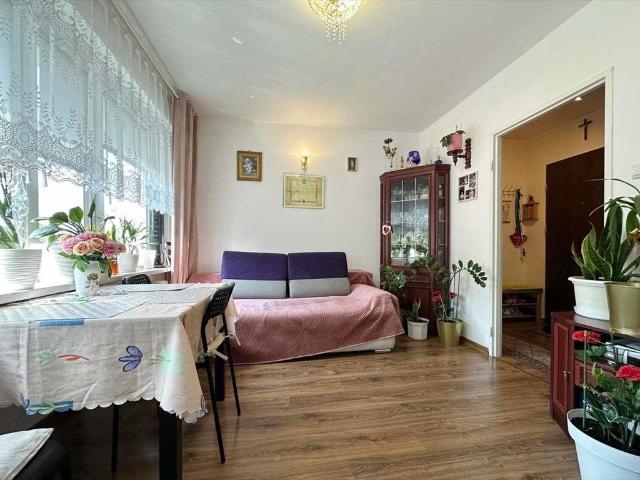 2 pokojowe mieszkanie 32,3 m² z piwnicą polecam