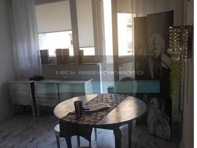 Sprzedam 2 pokojowe mieszkanie 45 m² na Powiślu w Warszawie
